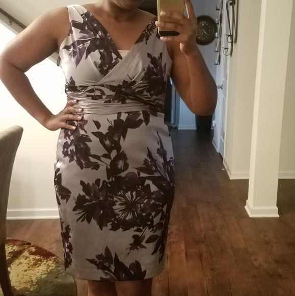 Dress - Picture 3 of 3